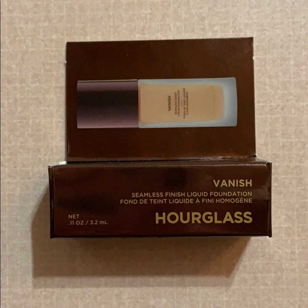 HOURGLASS Vanish Seamless Liquid Foundation